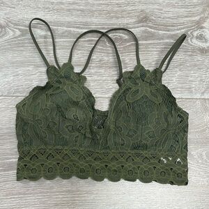 NWT Cherish Boho Strappy Lace Appliqué Crochet Scallop Lace Bralette S